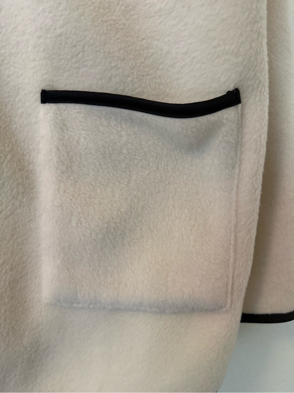 NWOT DONNI Cream Polar Fleece Jacket with Silk Black Trim - Picture 6 of 8